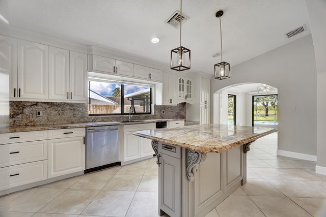 11885 Sunchase Court, Boca Raton, FL 33498