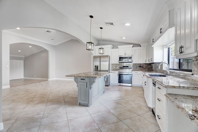 11885 Sunchase Court, Boca Raton, FL 33498