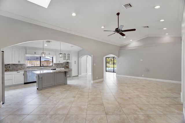 11885 Sunchase Court, Boca Raton, FL 33498