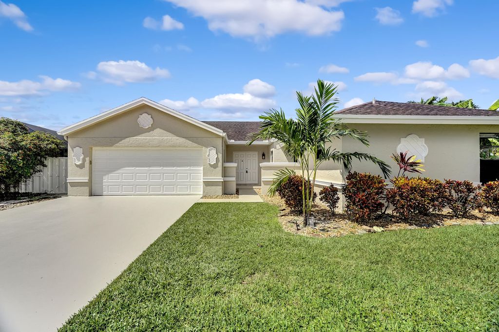 11885 Sunchase Court, Boca Raton, FL 33498