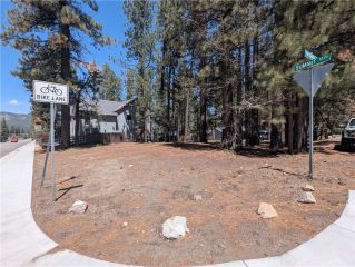 689 Summit, Big Bear Lake, CA 92315
