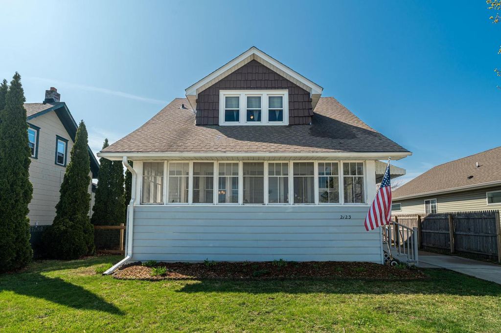 2123 27th STREET, Kenosha, WI 53140