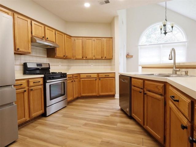 1630 Green Oak Circle, Lawrenceville, GA 30043