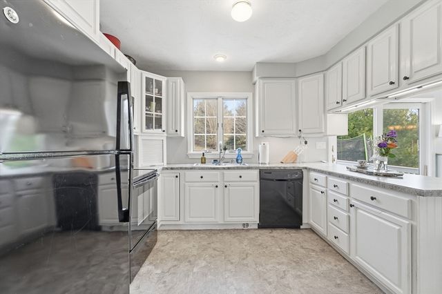 189 General Hobbs Rd, Holden, MA 01522