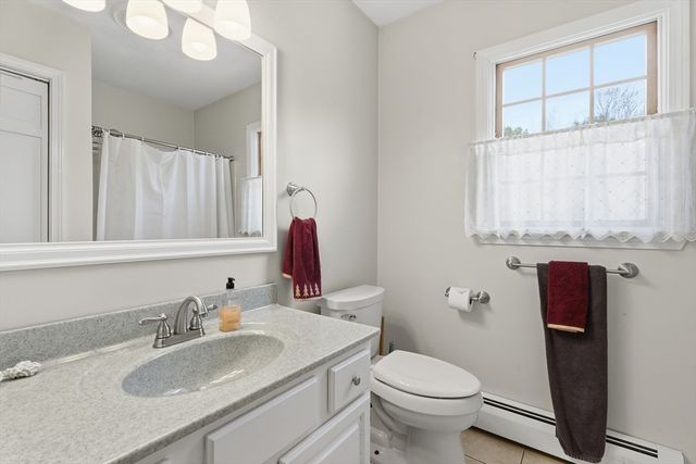 189 General Hobbs Rd, Holden, MA 01522