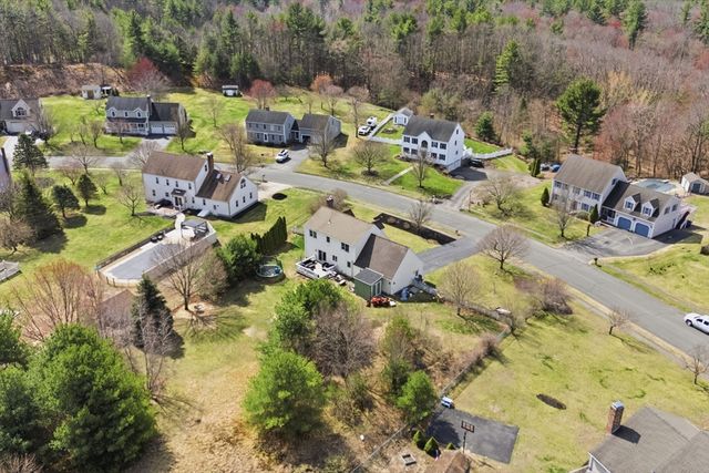 189 General Hobbs Rd, Holden, MA 01522