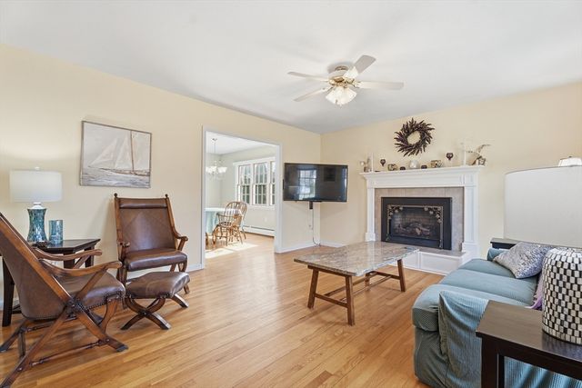 189 General Hobbs Rd, Holden, MA 01522