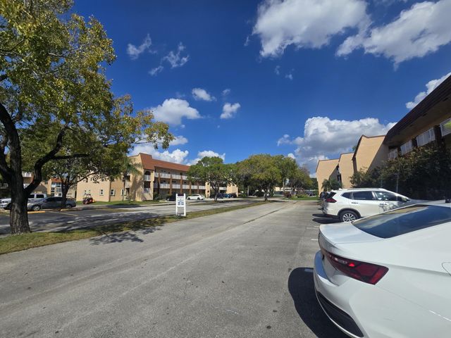 2741 N Pine Island Road 106, Sunrise, FL 33322