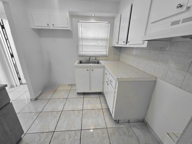 2741 N Pine Island Road 106, Sunrise, FL 33322