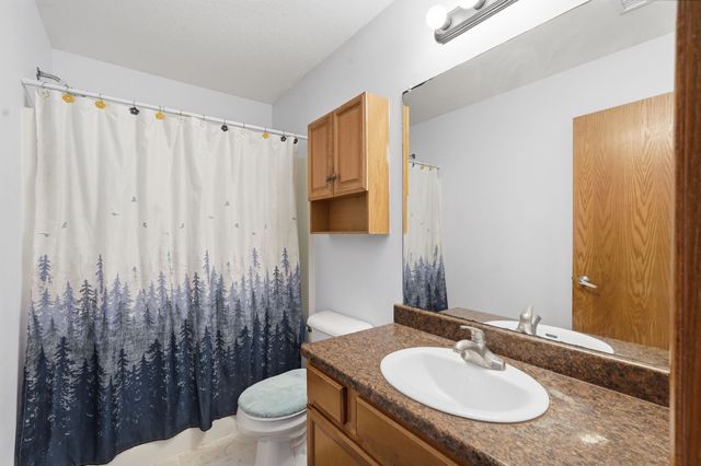 4803 NE Trilein Drive, Ankeny, IA 50021
