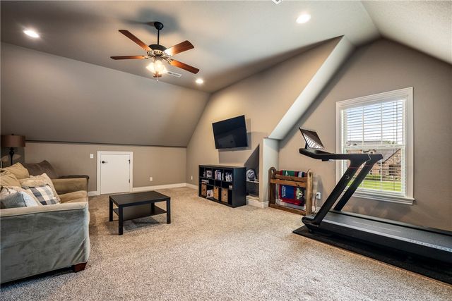 4201 Willowbend Drive, Rogers, AR 72758