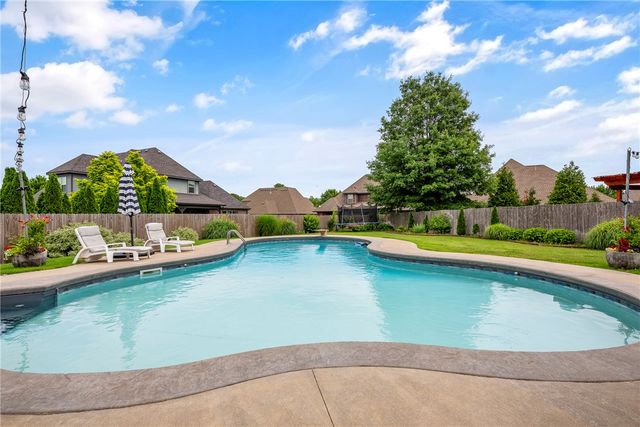 4201 Willowbend Drive, Rogers, AR 72758