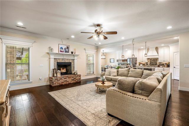 4201 Willowbend Drive, Rogers, AR 72758