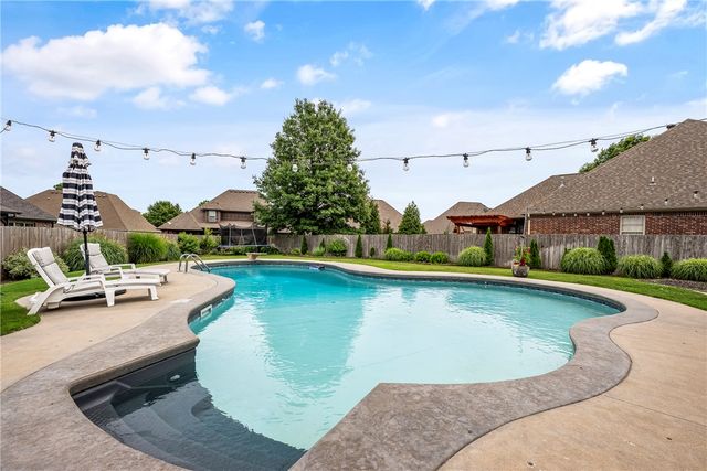 4201 Willowbend Drive, Rogers, AR 72758