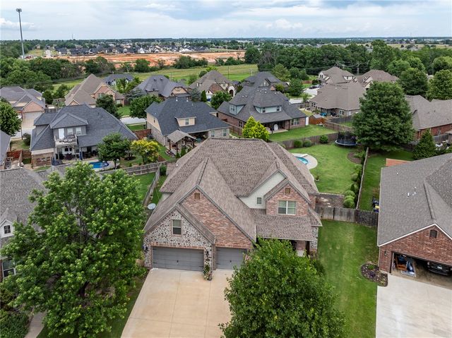 4201 Willowbend Drive, Rogers, AR 72758