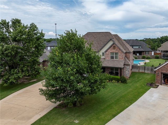 4201 Willowbend Drive, Rogers, AR 72758