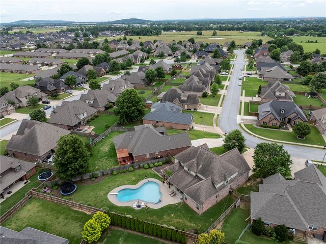 4201 Willowbend Drive, Rogers, AR 72758
