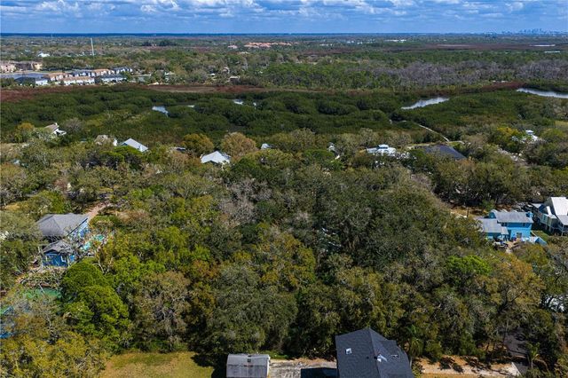 8004 BAY DRIVE, Tampa, FL 33635