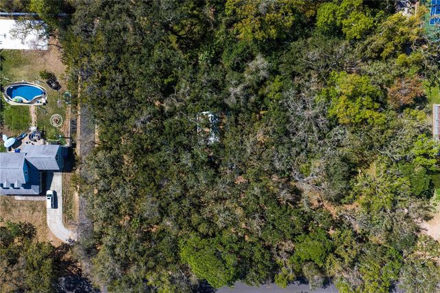 8004 BAY DRIVE, Tampa, FL 33635