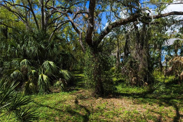 8004 BAY DRIVE, Tampa, FL 33635