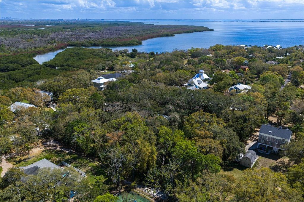 Image 18 of property listing at 8004 BAY DRIVE, Tampa, FL 33635