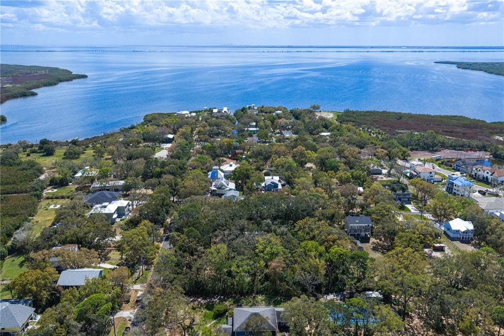 Image 26 of property listing at 8004 BAY DRIVE, Tampa, FL 33635