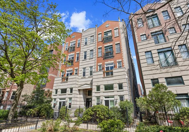 860 W Buckingham Place 2W, Chicago, IL 60657
