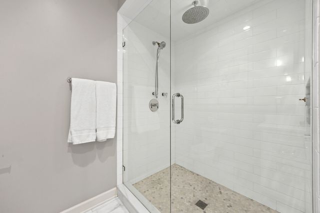 860 W Buckingham Place 2W, Chicago, IL 60657