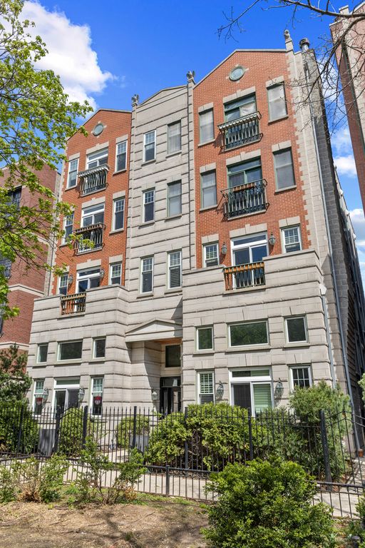 860 W Buckingham Place 2W, Chicago, IL 60657