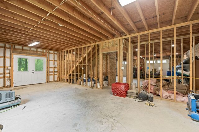 11283 E VEMERS FORD RD, Columbia, MO 65201