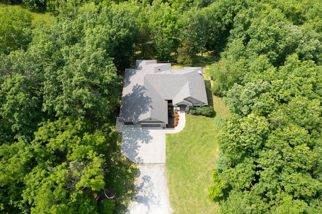 11283 E VEMERS FORD RD, Columbia, MO 65201