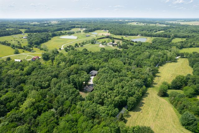 11283 E VEMERS FORD RD, Columbia, MO 65201