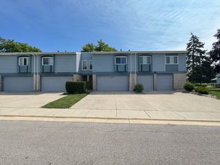 217 Lakeshore Lane, Bloomingdale, IL 60108