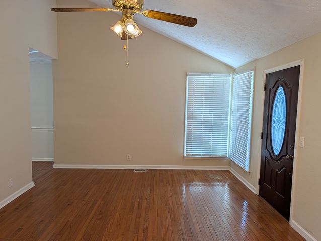 102 Post Oak Rd, Hendersonville, TN 37075