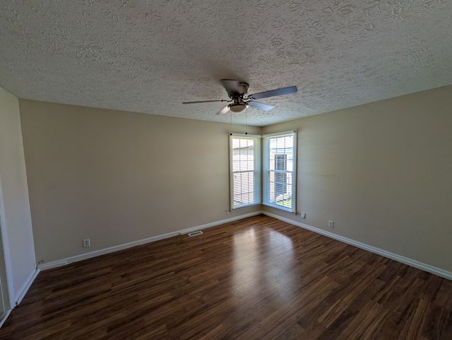102 Post Oak Rd, Hendersonville, TN 37075