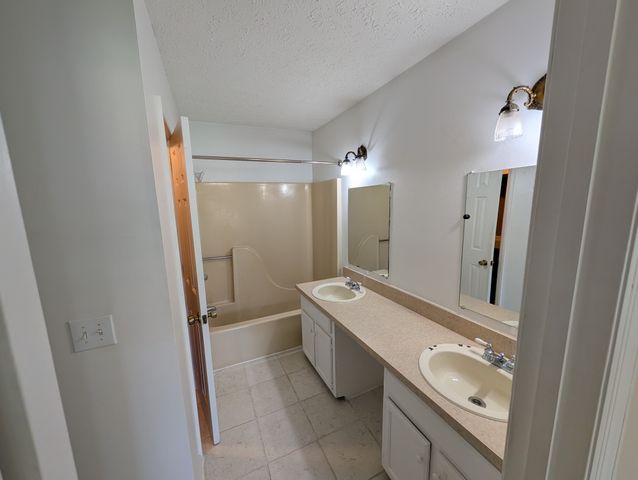 102 Post Oak Rd, Hendersonville, TN 37075