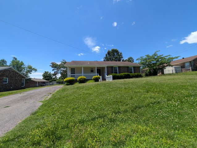 102 Post Oak Rd, Hendersonville, TN 37075