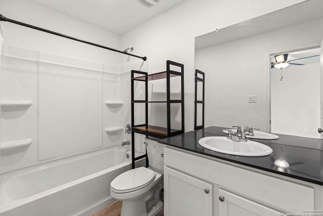 10824 Presa Way, San Antonio, TX 78223