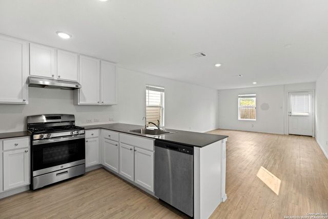 10824 Presa Way, San Antonio, TX 78223