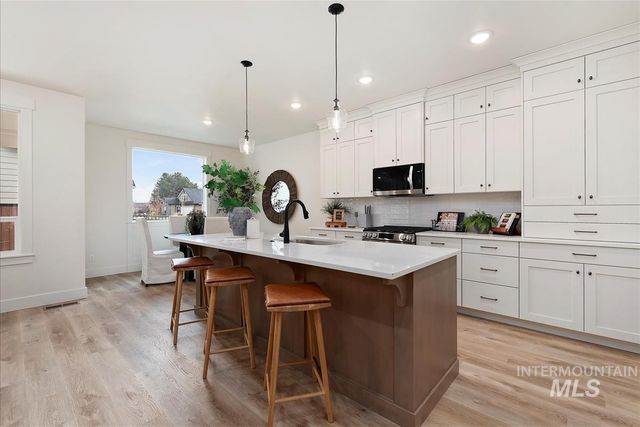 6553 W Mattawa Dr, Meridian, ID 83646