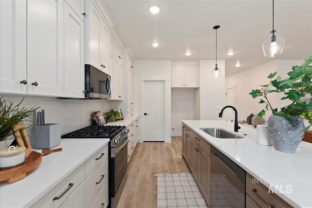 6553 W Mattawa Dr, Meridian, ID 83646