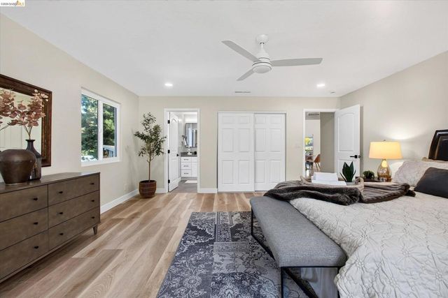 7924 Greenly Dr, Oakland, CA 94605