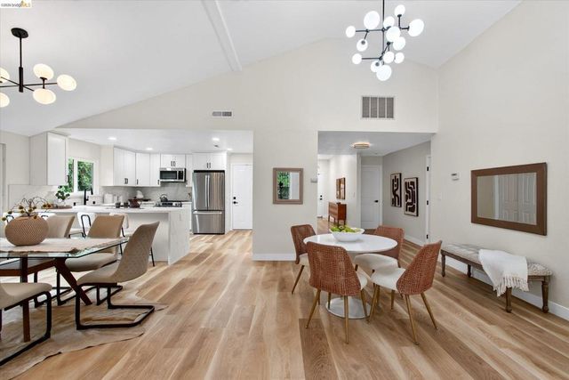 7924 Greenly Dr, Oakland, CA 94605