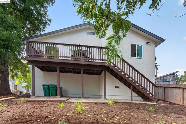 7924 Greenly Dr, Oakland, CA 94605