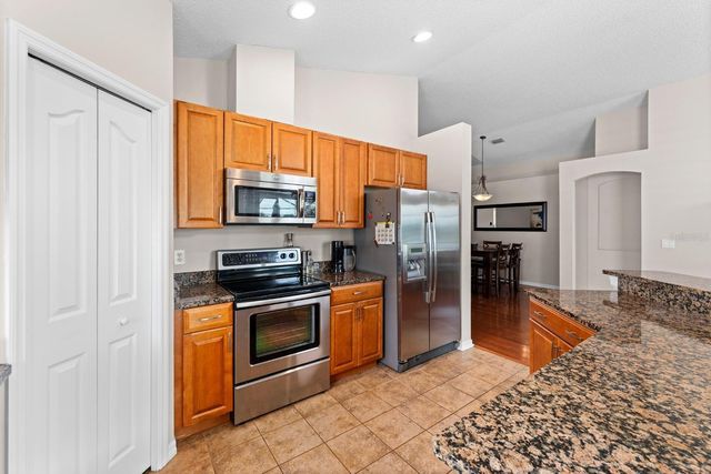 735 NE ADDISON DRIVE, St Petersburg, FL 33716