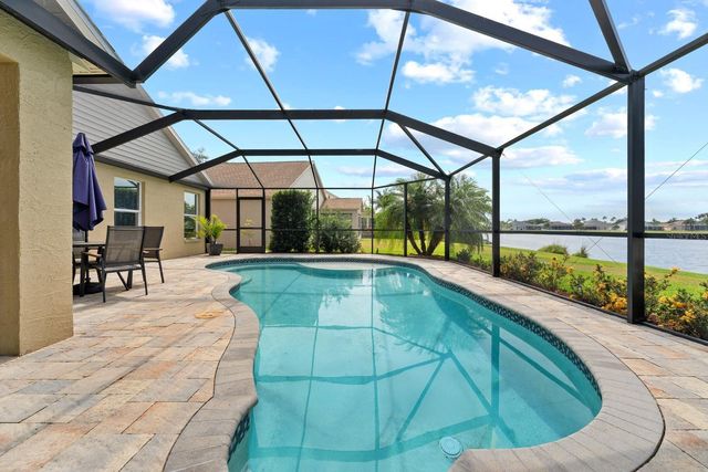 735 NE ADDISON DRIVE, St Petersburg, FL 33716