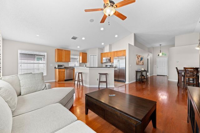735 NE ADDISON DRIVE, St Petersburg, FL 33716