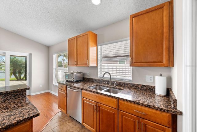 735 NE ADDISON DRIVE, St Petersburg, FL 33716