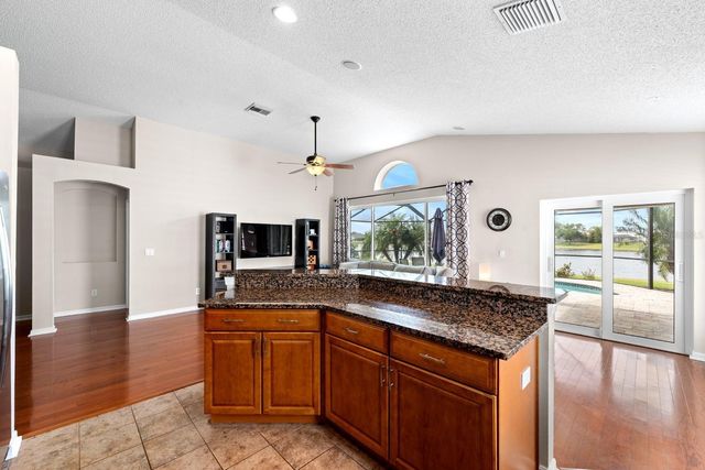 735 NE ADDISON DRIVE, St Petersburg, FL 33716
