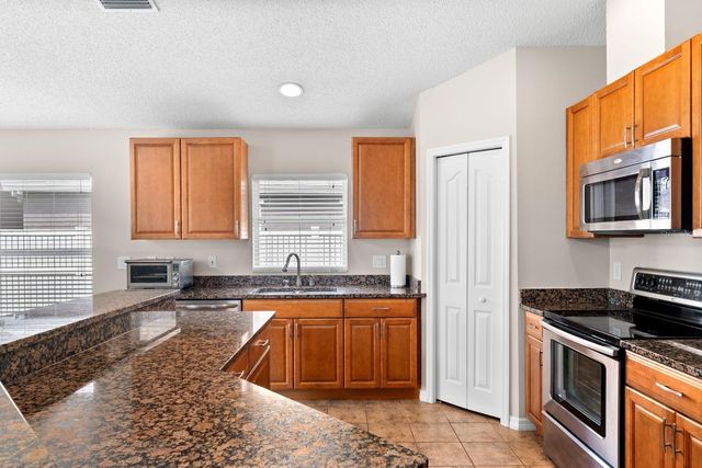 735 NE ADDISON DRIVE, St Petersburg, FL 33716